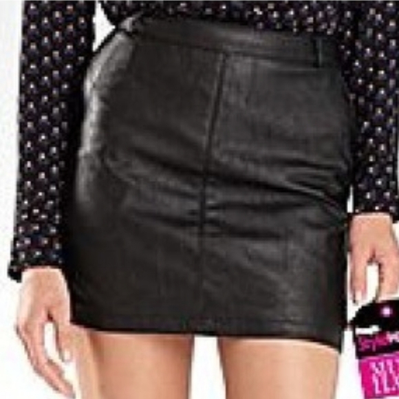 I ❤ Ronson leather-ette mini skirt - Picture 2 of 7